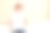 待在家里-一个在纸上题词的女孩的手。2019冠状病毒病大流行期间图片下载