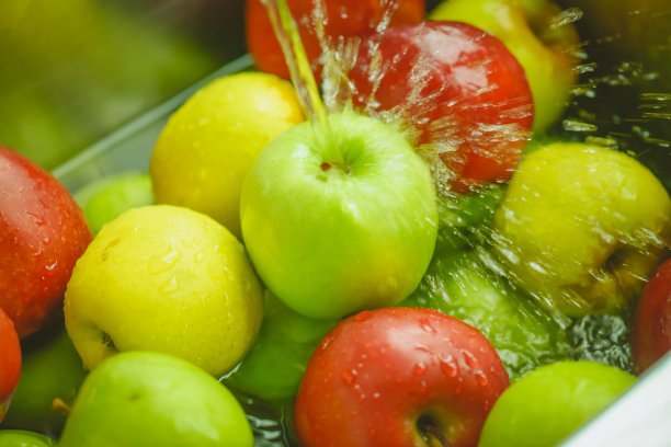 成熟多汁的苹果图片下载