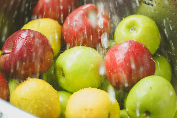 成熟多汁的苹果图片下载