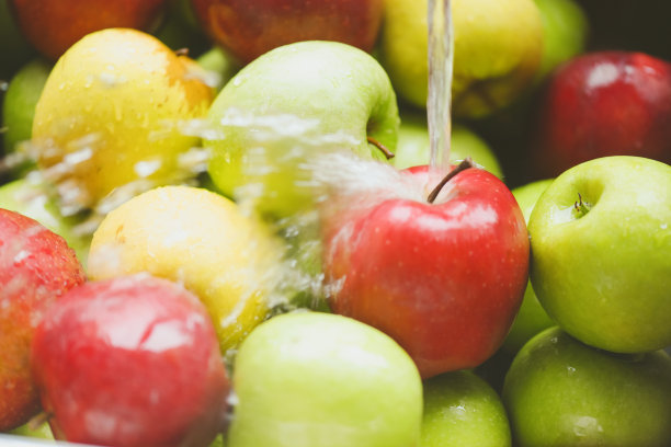 成熟多汁的苹果图片下载