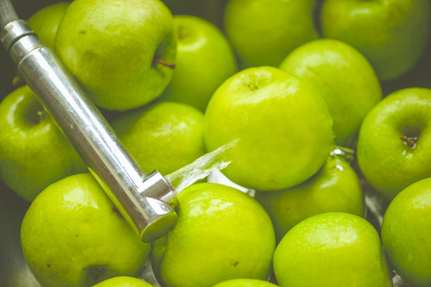 成熟多汁的苹果图片下载