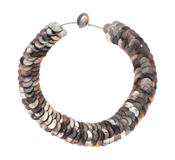 从抛光的珠母圆盘分离项链图片下载