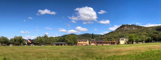 西班牙比耶佐地区刚果托村的公园全景。图片下载