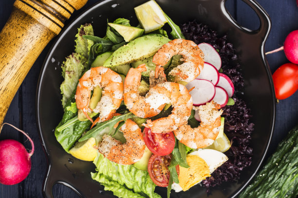 一盘虾仁色拉图片下载