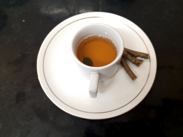 绿茶含Tinospora cordifolia/giloy。图片下载