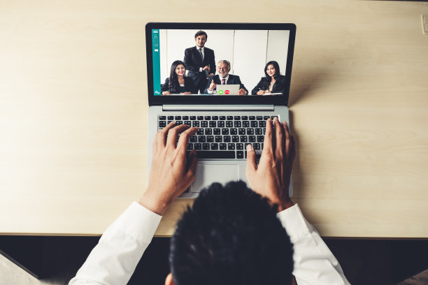 视频电话商务人员会议在虚拟的工作场所或远程办公室图片下载