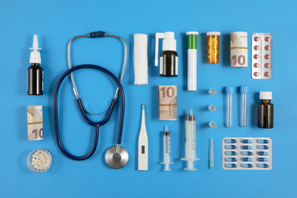 带着医疗用品的静物图片下载