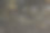 在多孔的纹理表面上的油漆滴和条纹图片下载