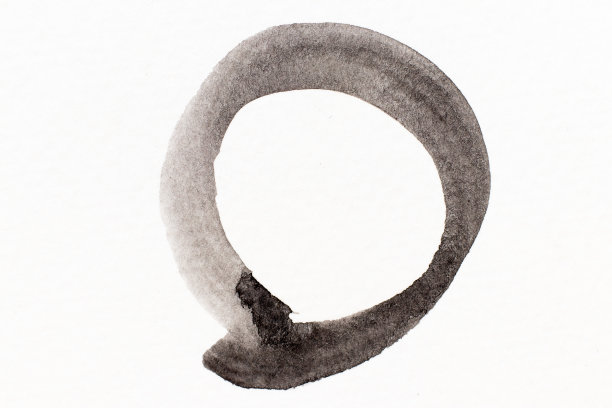 黑色水彩手绘作为画笔或旗帜在圆圈或圆形在白纸背景图片下载