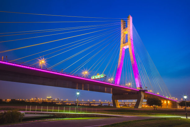 新台北大桥夜景素材图片