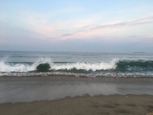 东海岸的海浪图片下载