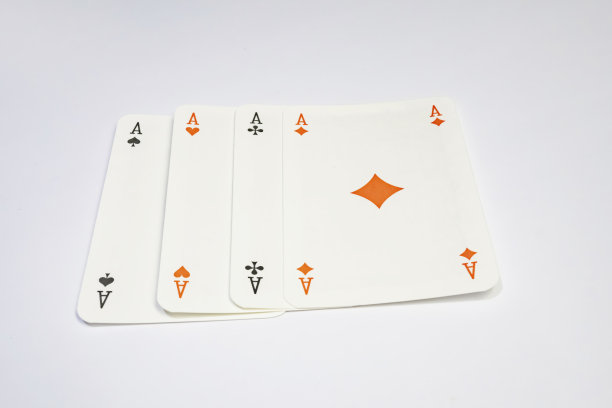 近距离纸牌上的白色背景图片下载