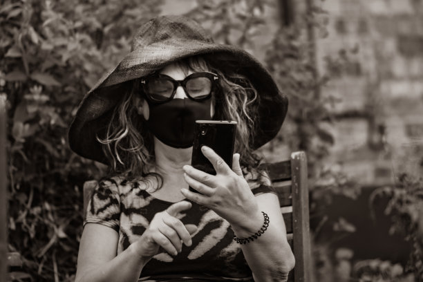 面具的女人图片下载