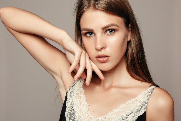 美女的脸肖像。图片下载