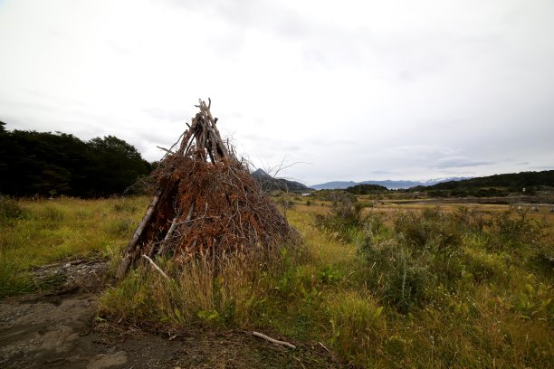 智利巴塔哥尼亚(Patagonia)前殖民时期的房子图片下载