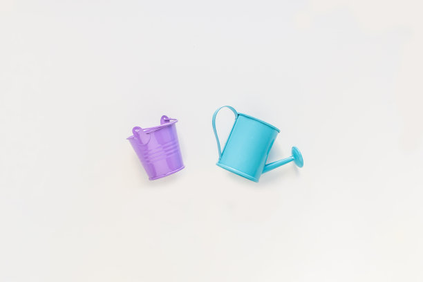 玩具，铁绿松石喷壶和紫罗兰水桶图片下载
