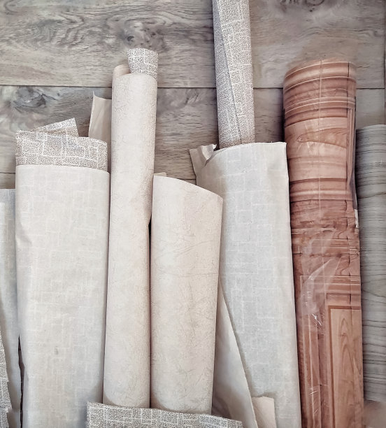 公寓装修期间墙纸卷的特写纹理图片下载