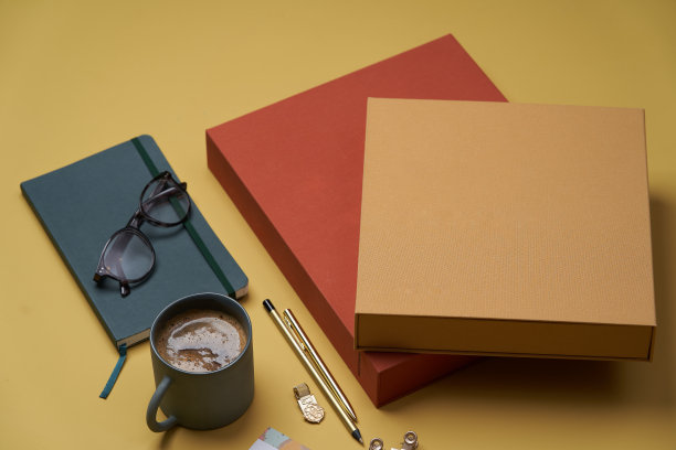 教育背景概念与书籍，特写。图片下载