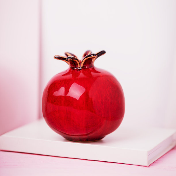 红瓷瓶石榴果图片下载