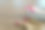 火柴盒和火柴孤立在木制背景上图片下载