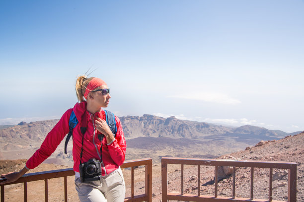 女人旅行图片下载