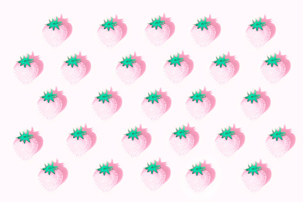 粉色背景上的粉色草莓。图片下载