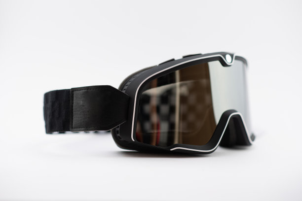 一副用过的摩托车护目镜图片下载