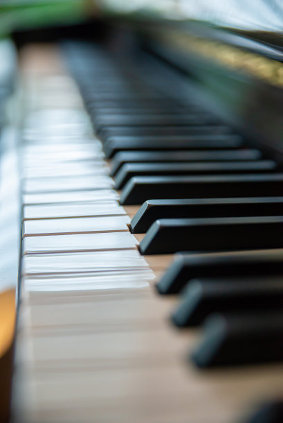 钢琴键盘图片下载