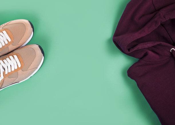 运动鞋和连帽衫图片下载