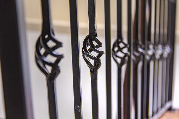 楼梯的铁扶手图片下载