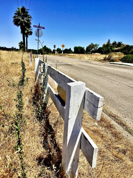 白色的栅栏图片下载