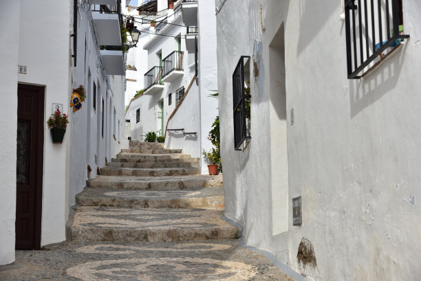 西班牙安达卢西亚的一个白人村庄图片下载