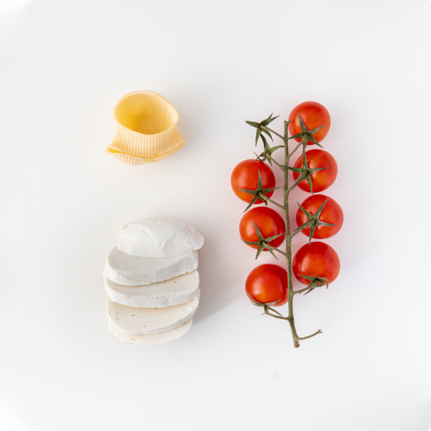 解构的索伦托风格意大利面食谱。knol视图。图片下载