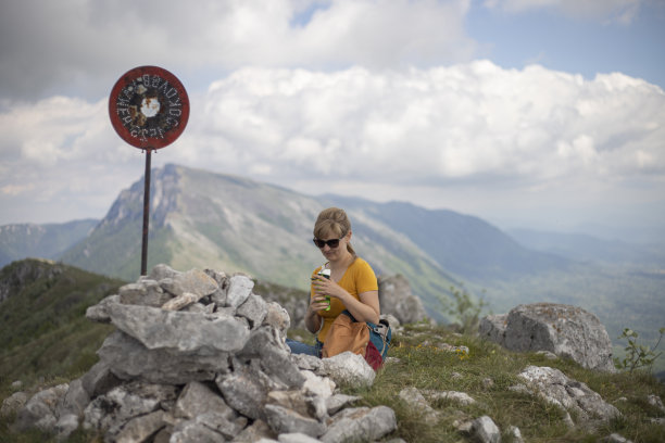 孤独的旅行者图片下载