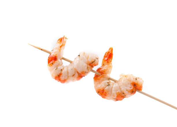 串在棍子上的烤虾。图片下载