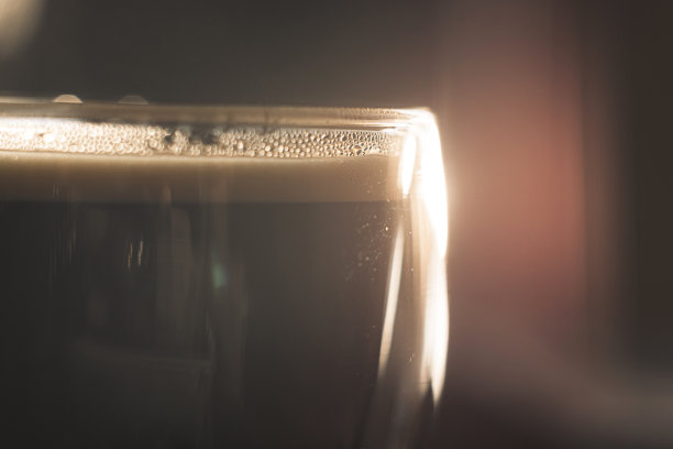 早晨喝咖啡图片下载