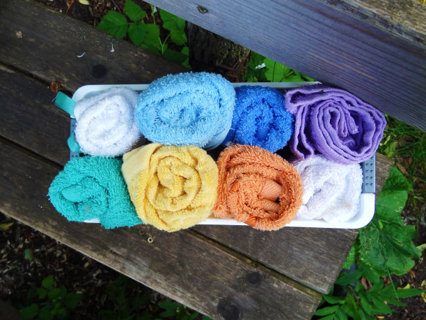 彩色毛巾盒图片下载