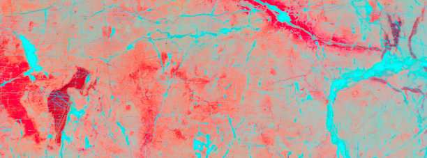 旗帜彩色的石头背景。图片下载