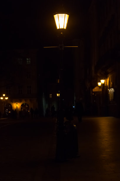 老式夜光路灯图片下载