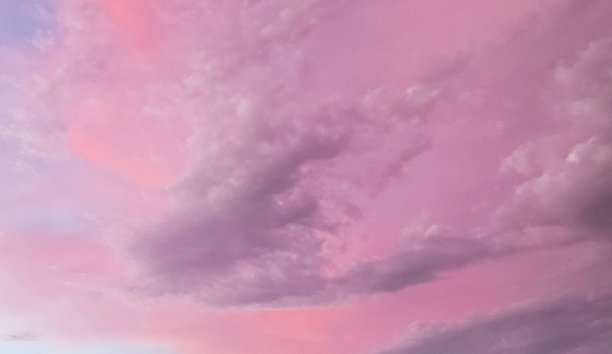 粉红色的沙漠的天空图片下载