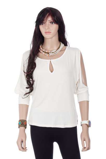 女性人体模型穿着白色衬衫，背景是白色。图片下载