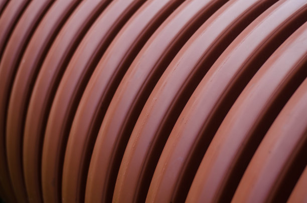 塑料管道。几何学。光滑的线条。素材图片