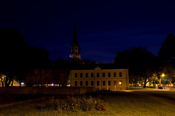 城镇广场ať夜图片下载