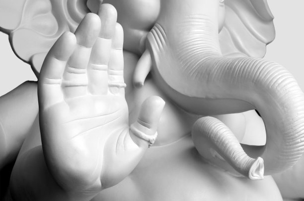 近距离观看手在祝福姿势的印度印度教神甘尼萨图片下载