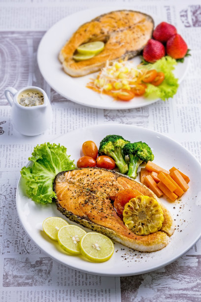 三文鱼排是健康美味的食物图片下载