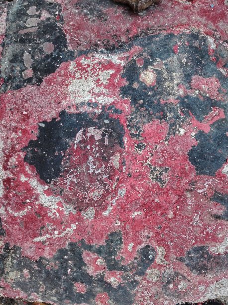 墙上有污垢，背景有纹理素材图片