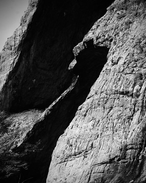 爬上这座山图片下载