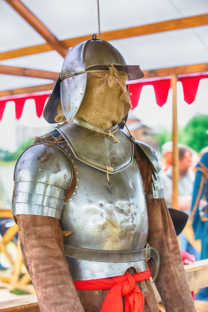 铁甲和头盔全战士服装中世纪全弹药重建图片下载