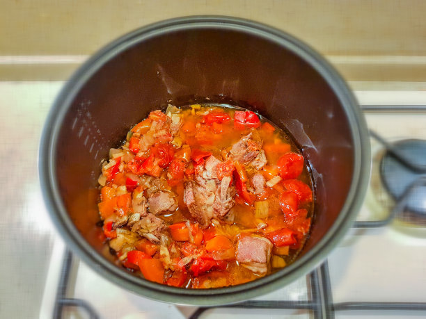 番茄羊肉肥肉汤图片下载