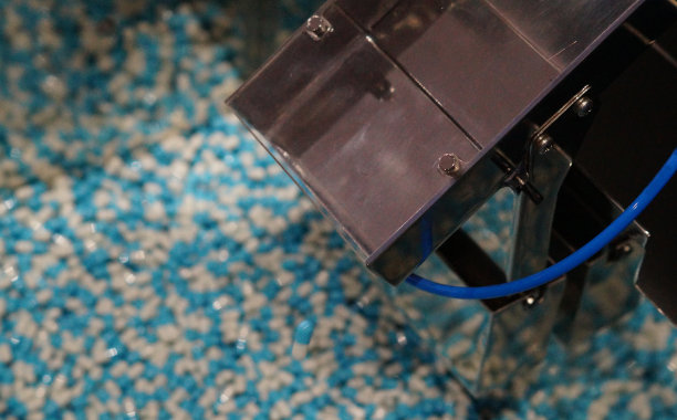 近景医疗胶囊生产和收集机械图片下载